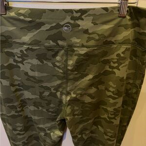 Vineyard Vines Camo Leggings